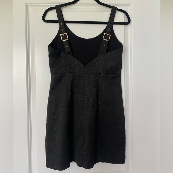 🖤 MINKPINK - Black Snake Eyes Dress with Buckle Strap Detail - Size M 🖤 - Picture 4 of 5